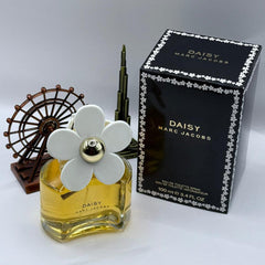Daisy  Eau de Toilette Spray for Women 3.4 oz / 100ml – New in Box